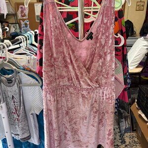 Torrid size 5 baby pink velvet sleeveless blouse